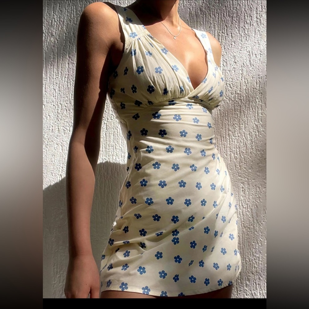Floral deep v mini dress